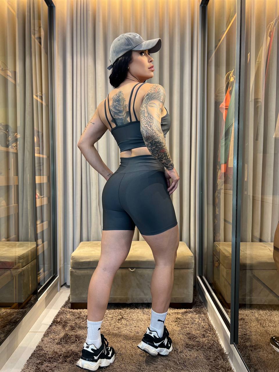 Conjunto Grey Allure – Estilo de Blogueira, Conforto de Quem Brilha