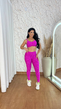 Conjunto Geometric Fit – Realce, Conforto e Poder Feminino