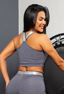 Top Lumina Fit - Brilho e Elegância no
Movimento