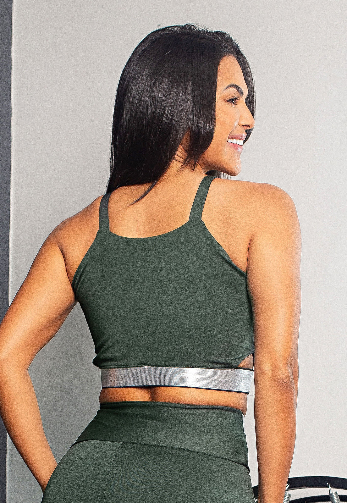 Top shine line - Elegância e poder em cada movimento