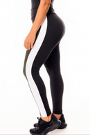 Calça legging preta com verde militar